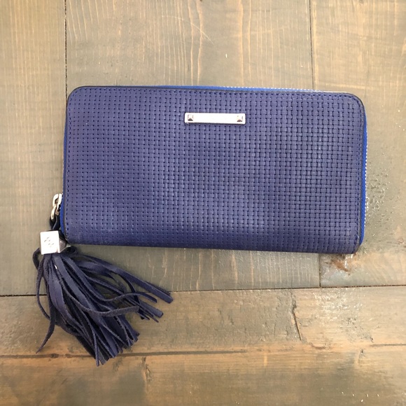 Beautiful laddies clutch wallet. - Picture 1 of 4
